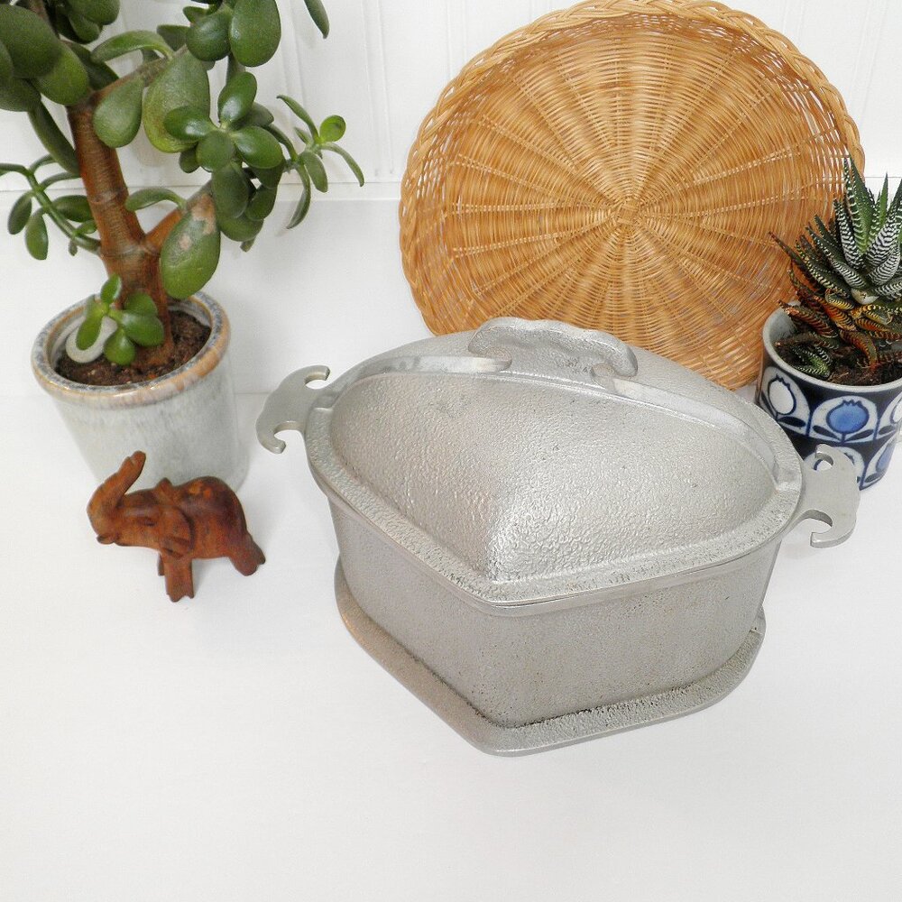 Vintage 1940s Guardian Service Heart Shaped Aluminum Casserole Dutch Oven Pot